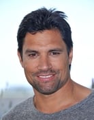 Manu Bennett